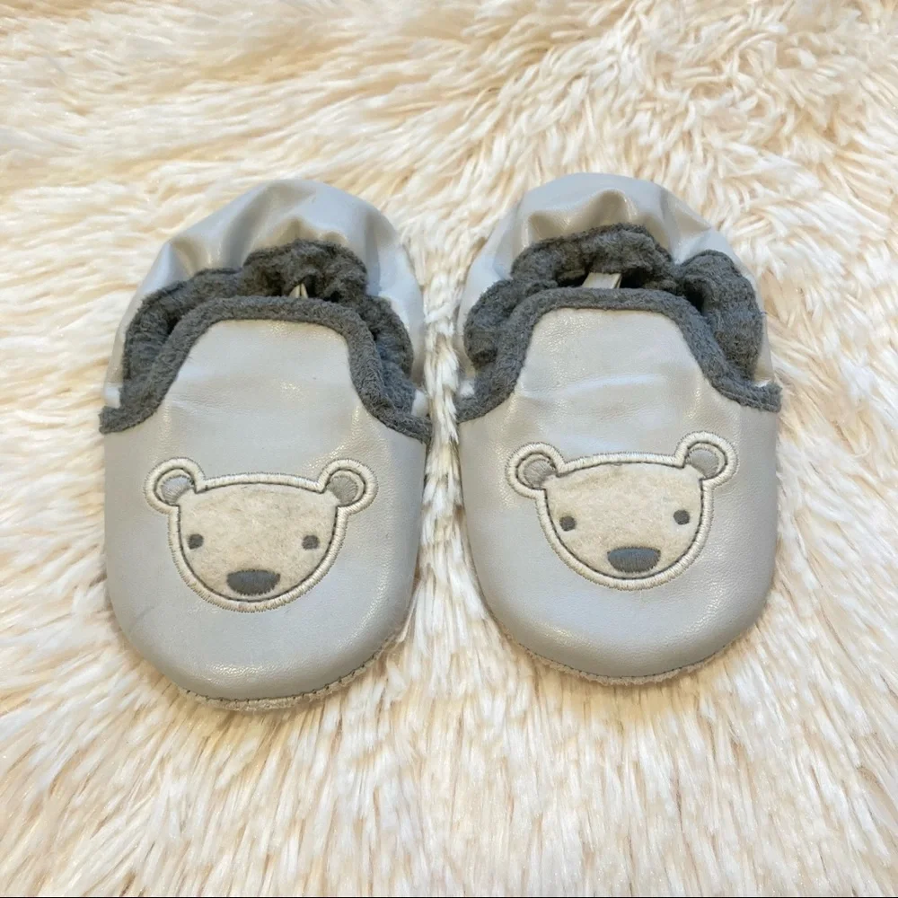 Old Navy Gray Polar Bear Baby Slippers 18-24 months